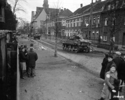 La 2nd armored a Krefeld en Allemagne 1945