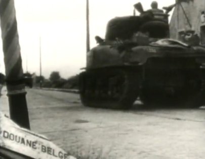 passage de la douane a La glanerie par la 2nd armored le 2 septembre1944